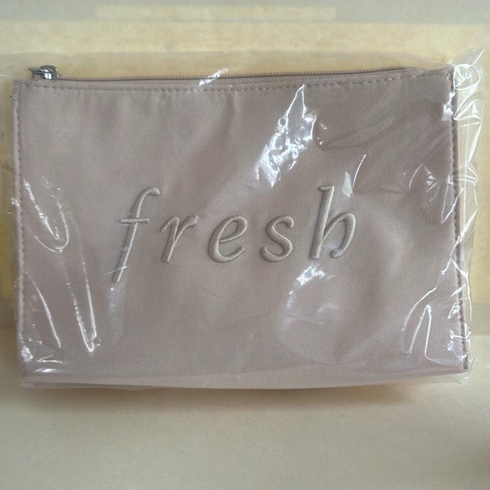 FRESH 6p Skincare Set Cleanser, Moisturizer, Mask, Lip Balm NIB $75 - Picture 4 of 7